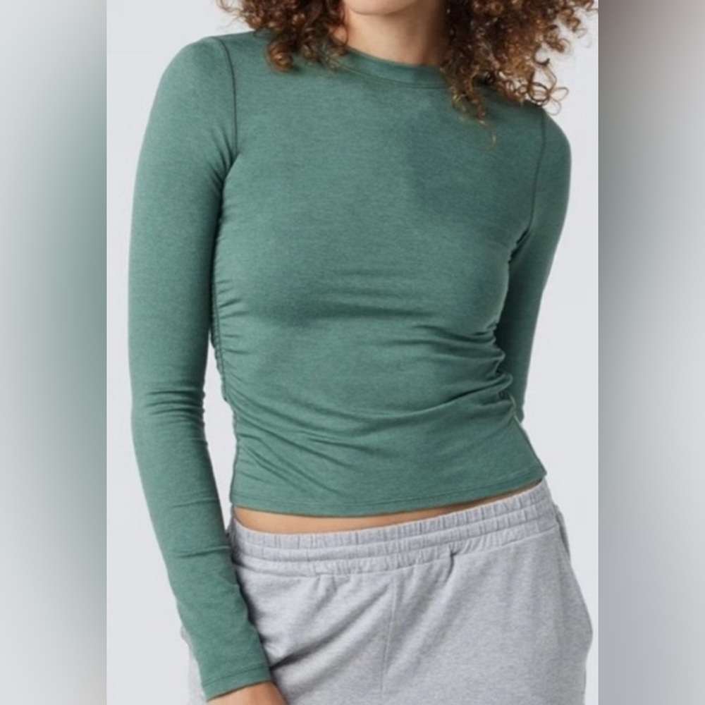 New With Tags Vuori Long Sleeve Ruched Halo Tee Sea Pine Heather Green Small
